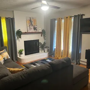 Villa Serene Retreat! 420 Friendly In Designated Area, 3 Minutes To Downtown, Richmond